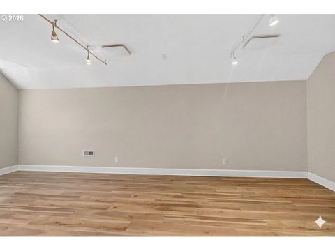 Tiny photo for 733 Queens Ave, Creswell, OR 97426 (MLS # 689764025)