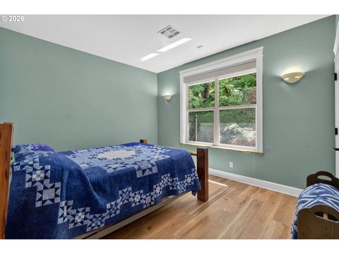Tiny photo for 733 Queens Ave, Creswell, OR 97426 (MLS # 689764025)