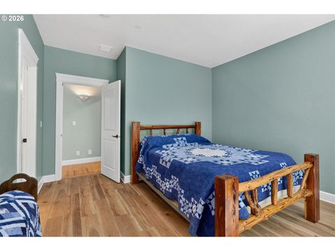 Tiny photo for 733 Queens Ave, Creswell, OR 97426 (MLS # 689764025)