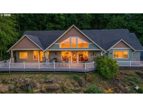 Photo of 733 Queens Ave, Creswell, OR 97426 (MLS # 689764025)
