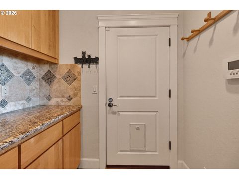 Tiny photo for 733 Queens Ave, Creswell, OR 97426 (MLS # 689764025)