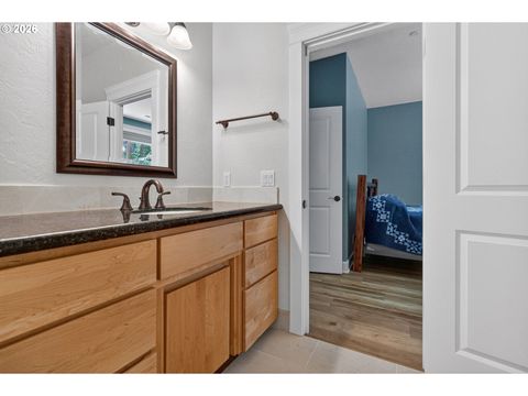 Tiny photo for 733 Queens Ave, Creswell, OR 97426 (MLS # 689764025)