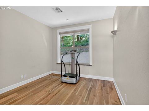 Tiny photo for 733 Queens Ave, Creswell, OR 97426 (MLS # 689764025)