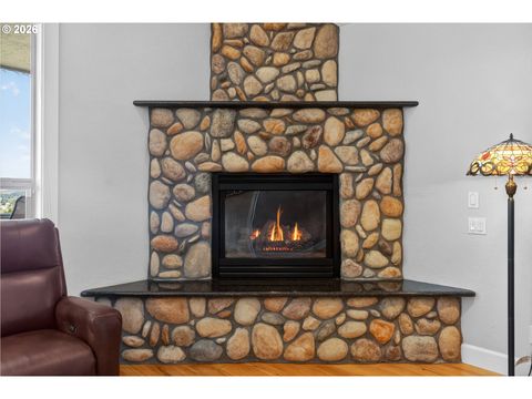 Tiny photo for 733 Queens Ave, Creswell, OR 97426 (MLS # 689764025)