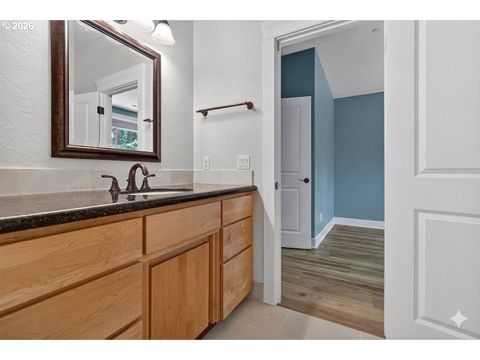 Tiny photo for 733 Queens Ave, Creswell, OR 97426 (MLS # 689764025)