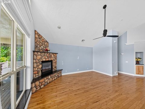 Tiny photo for 733 Queens Ave, Creswell, OR 97426 (MLS # 689764025)