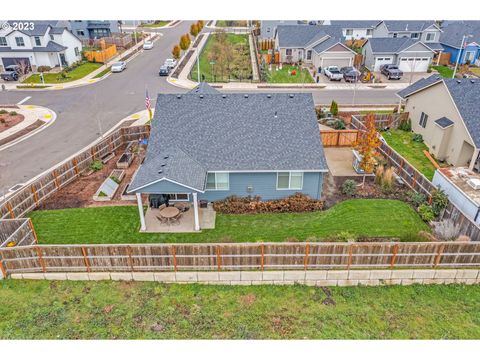 A home in Woodburn