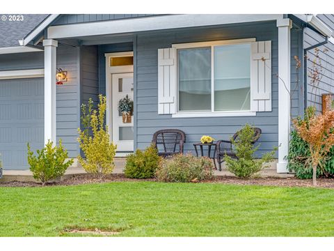 A home in Woodburn