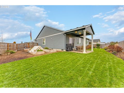 A home in Woodburn