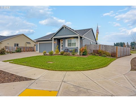 A home in Woodburn