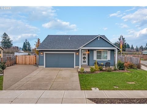 A home in Woodburn