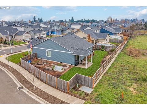 A home in Woodburn