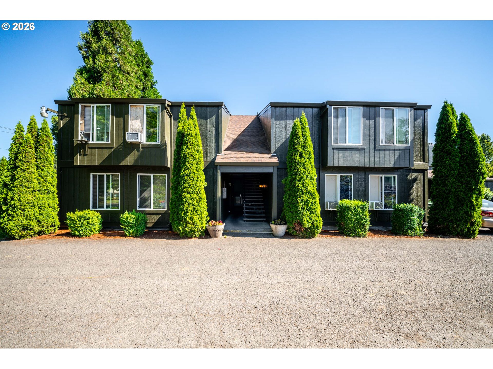 1046 NE 17TH AVE