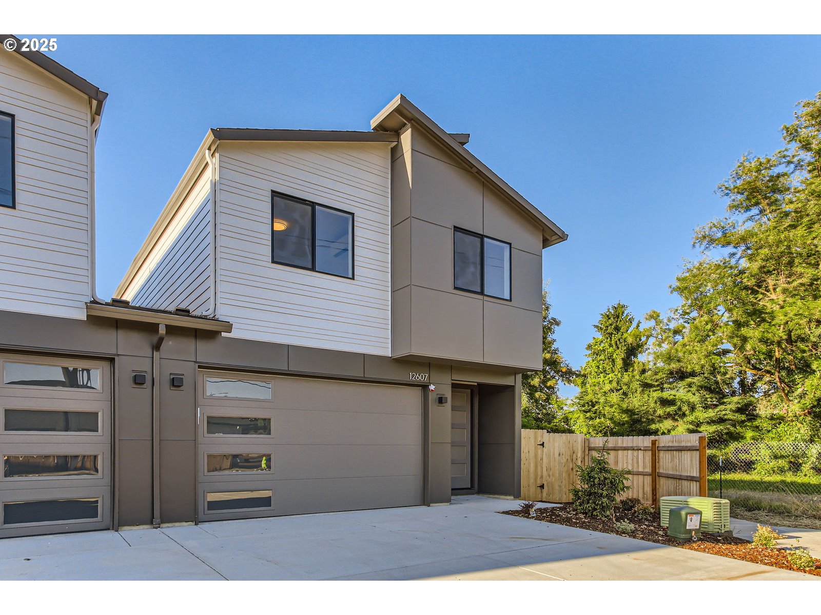 12607 NE 114TH ST
