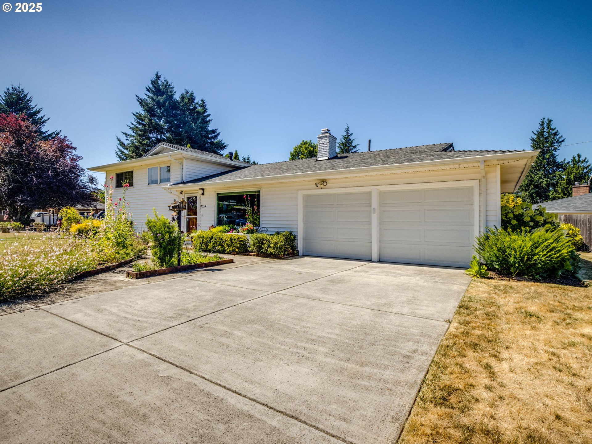 2555 NE 146TH DR