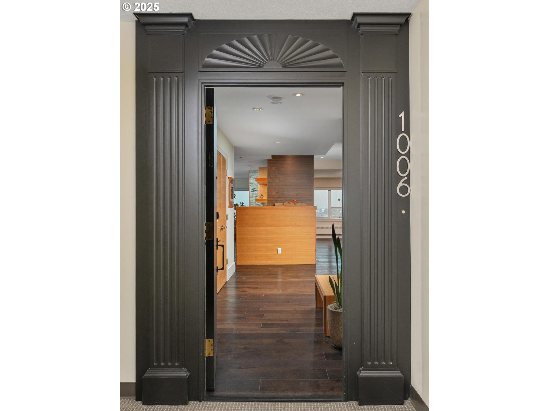 2323 SW PARK PL 1006