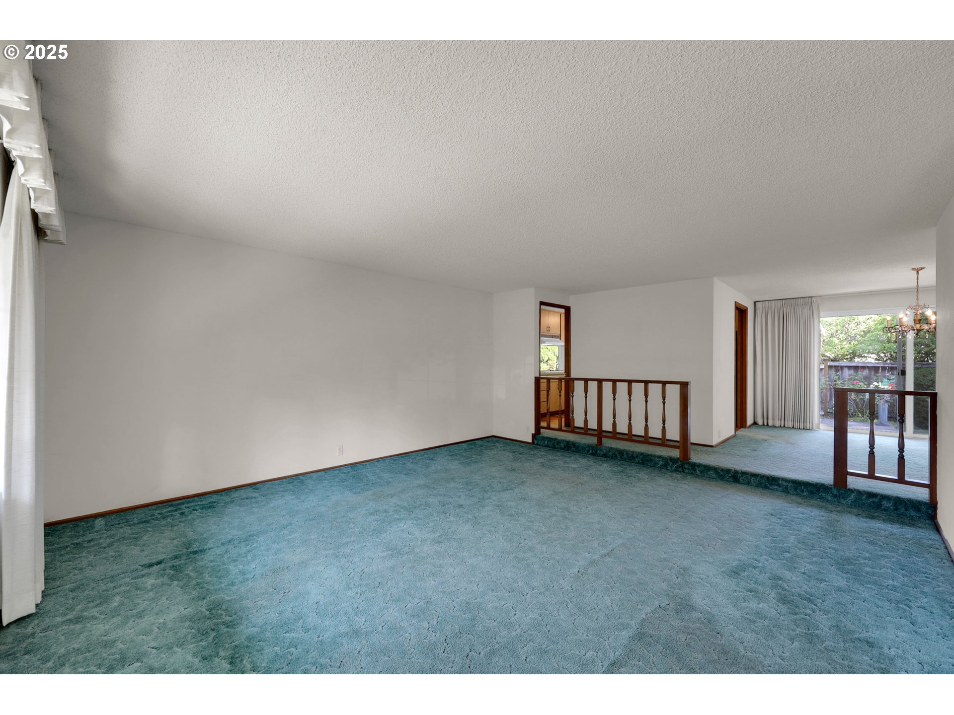 Eugene, Oregon 97405, United States, 3 Bedrooms Bedrooms, ,2 BathroomsBathrooms,Residential,Active,216488