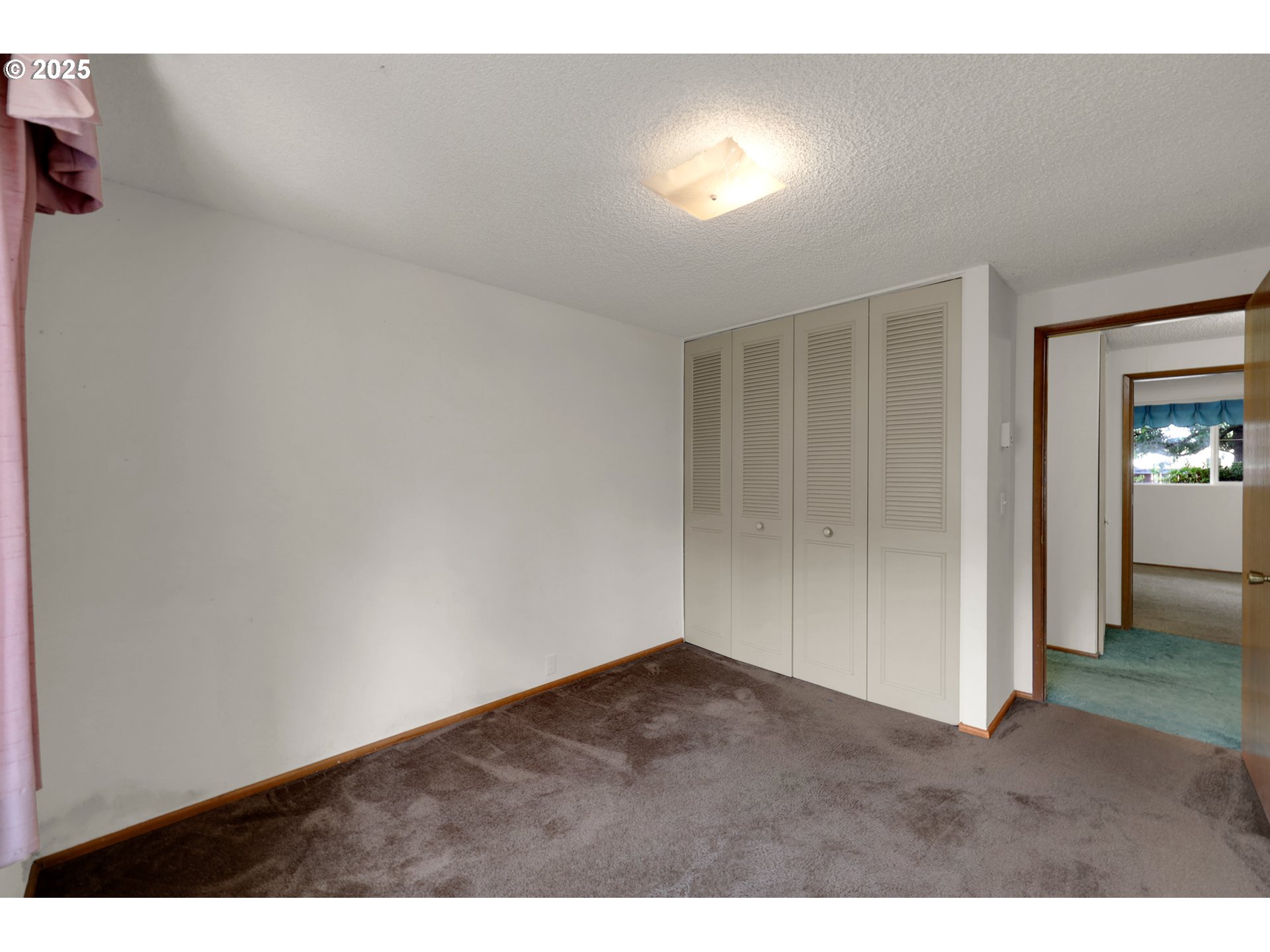 Eugene, Oregon 97405, United States, 3 Bedrooms Bedrooms, ,2 BathroomsBathrooms,Residential,Active,216488