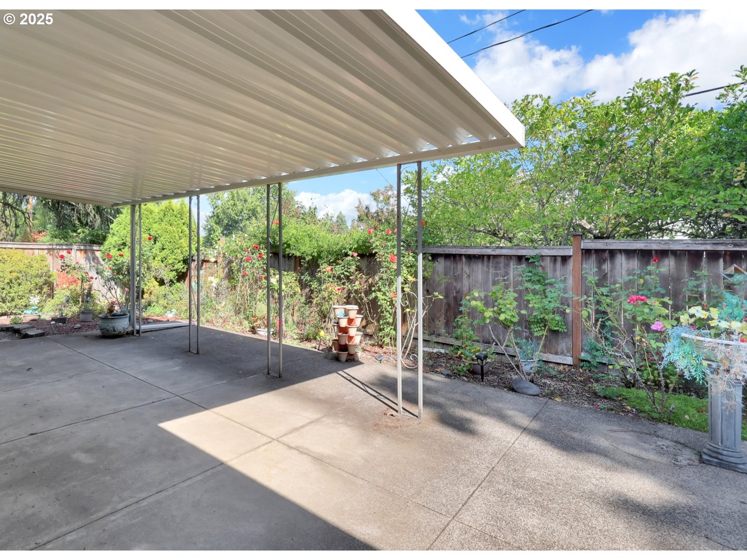 Eugene, Oregon 97405, United States, 3 Bedrooms Bedrooms, ,2 BathroomsBathrooms,Residential,Active,216488