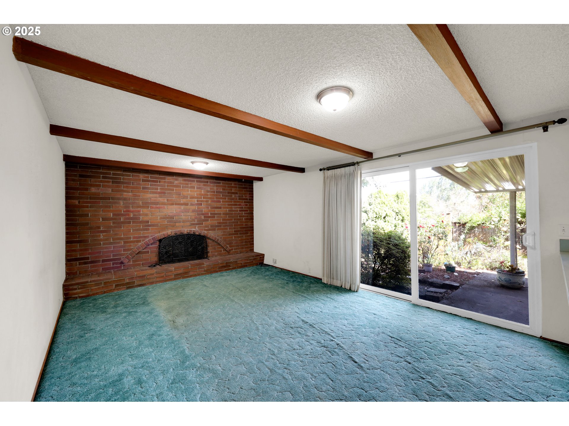 Eugene, Oregon 97405, United States, 3 Bedrooms Bedrooms, ,2 BathroomsBathrooms,Residential,Active,216488