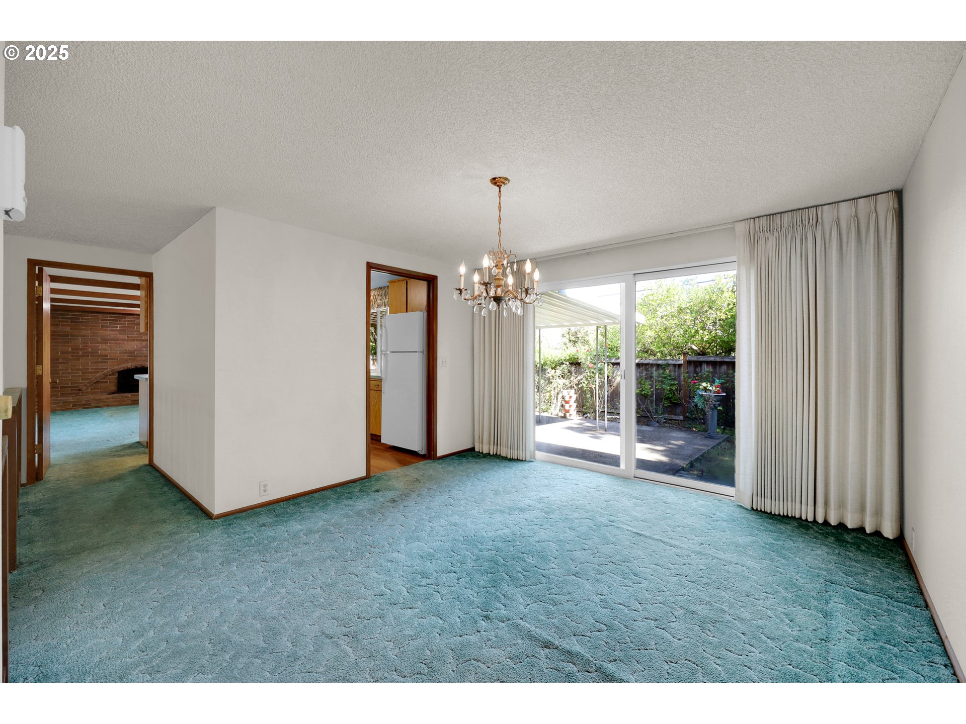 Eugene, Oregon 97405, United States, 3 Bedrooms Bedrooms, ,2 BathroomsBathrooms,Residential,Active,216488