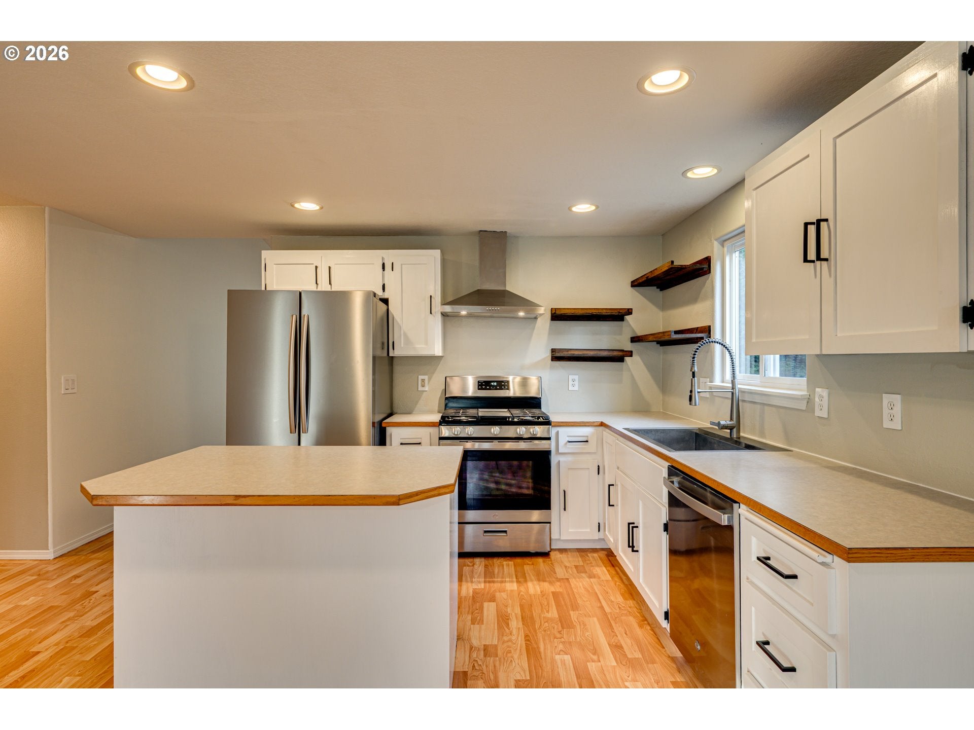 320 NW 25TH PL