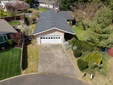 1584 NW SPRAY CT Roseburg OR 97471