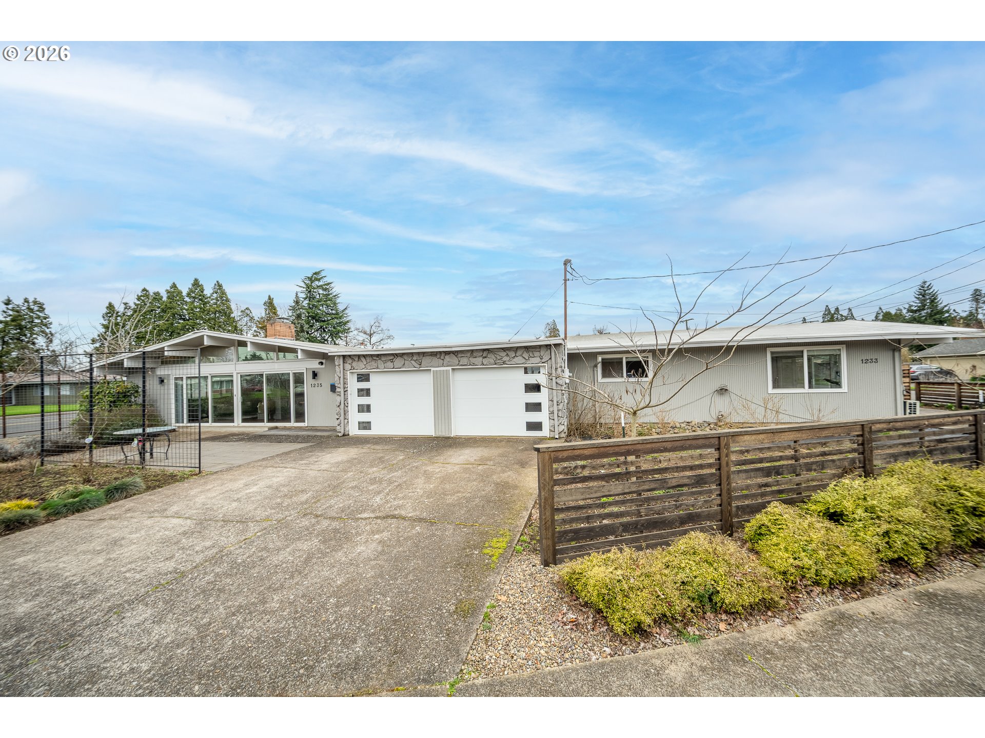 Photo 1 of 44 — 1233 1ST ST, Springfield, OR 97477