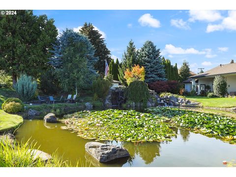 A home in Hood River