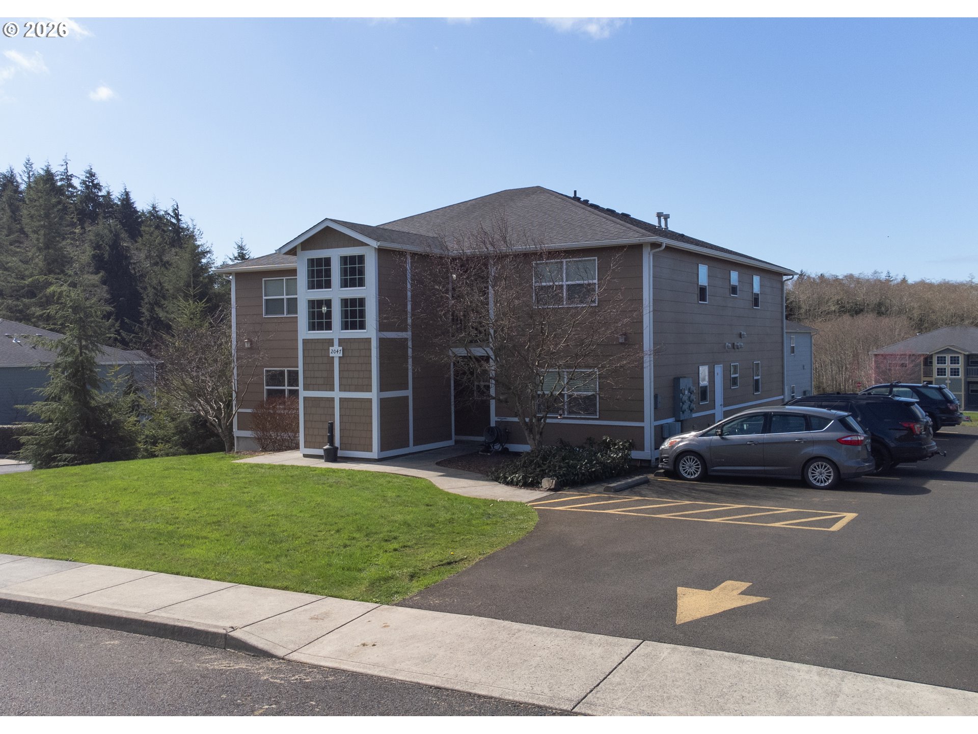 2047 SE HUCKLEBERRY AVE