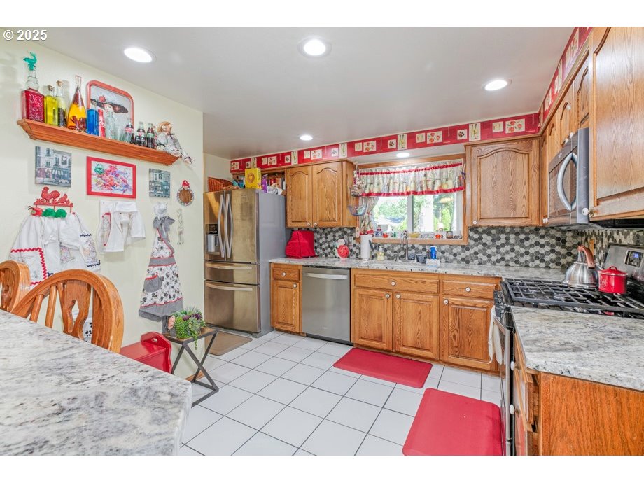 887 OXEN CT SE