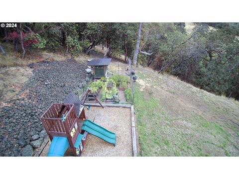 A home in Roseburg