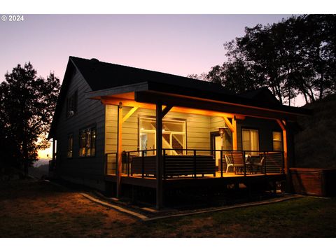 A home in Roseburg