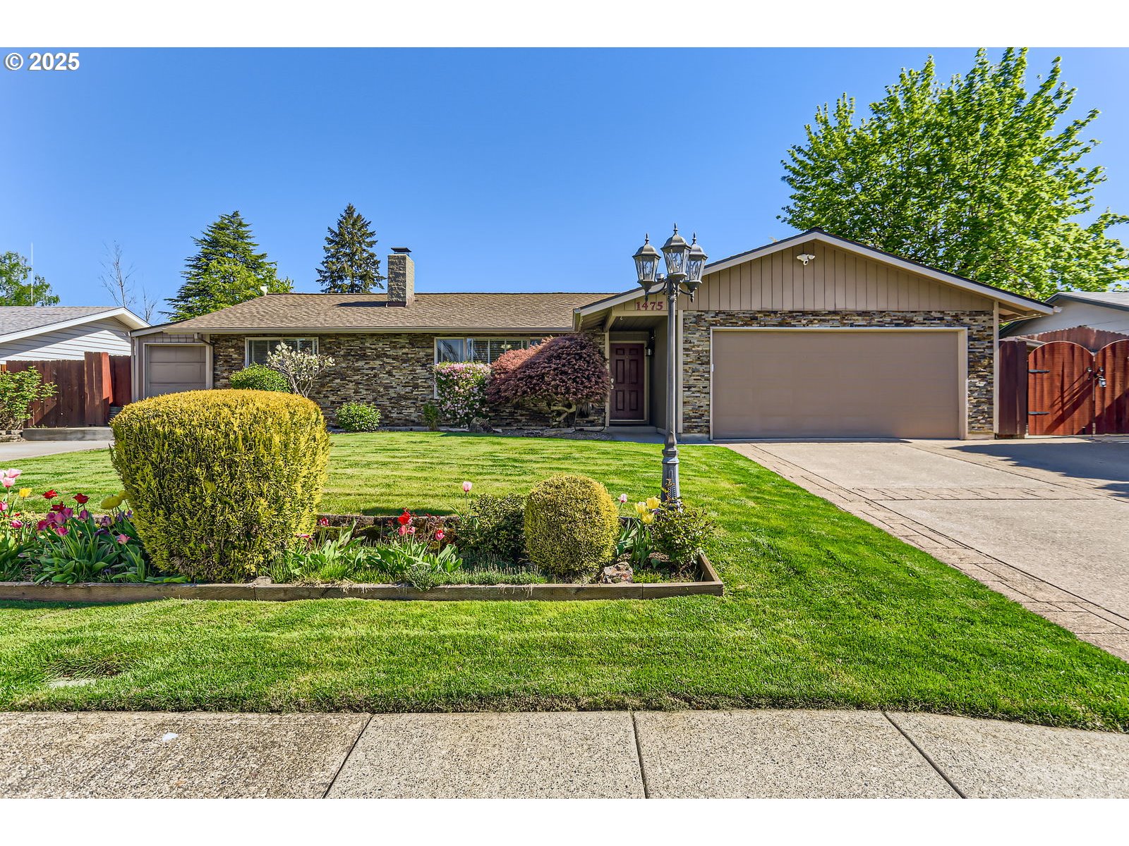 1475 NE OLEANDER LN