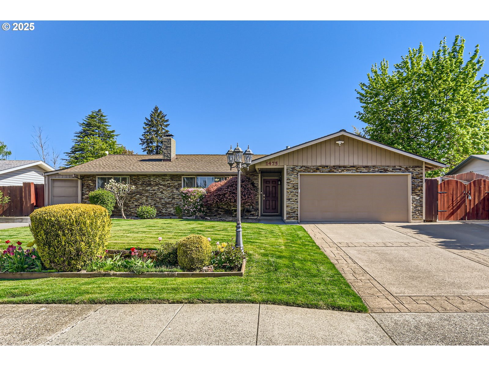 1475 NE OLEANDER LN