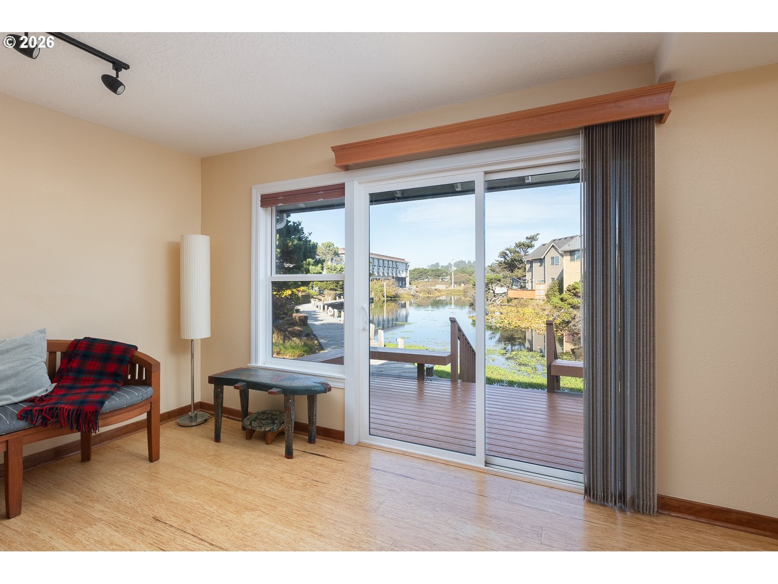 180 SE HIGHWAY 101 17