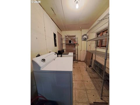 Tiny photo for 82861 Minnick Rd, Dexter, OR 97431 (MLS # 540348165)