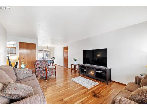 A home in Woodburn