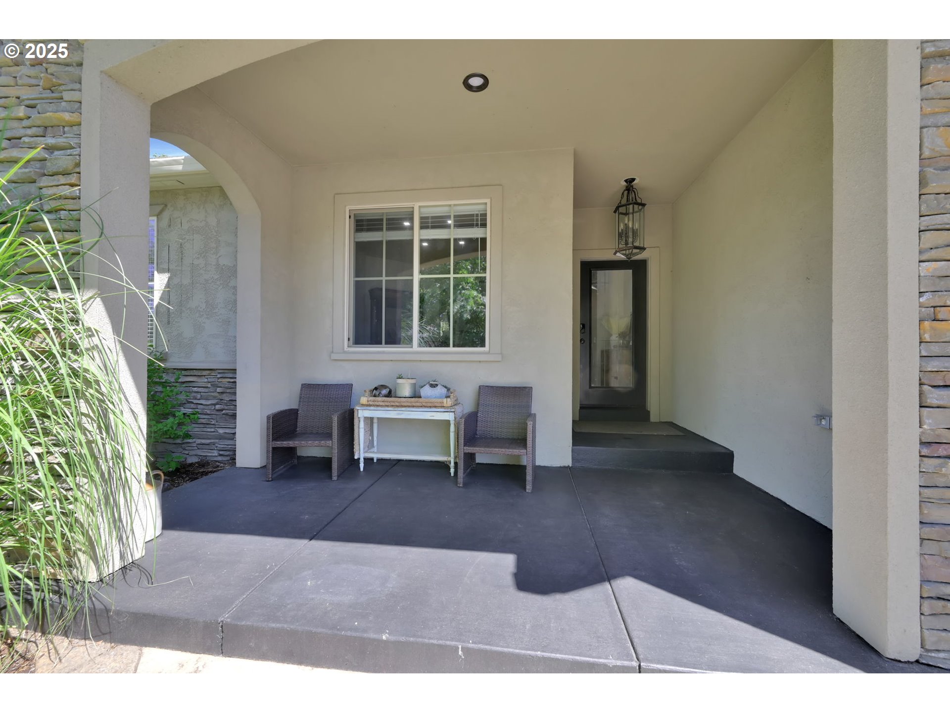 2183 ASHBURY DR