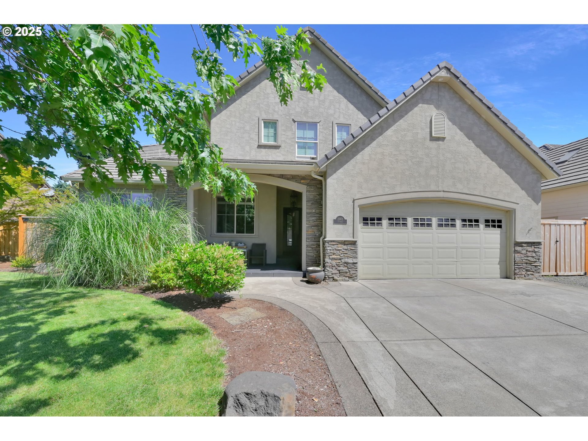 2183 ASHBURY DR