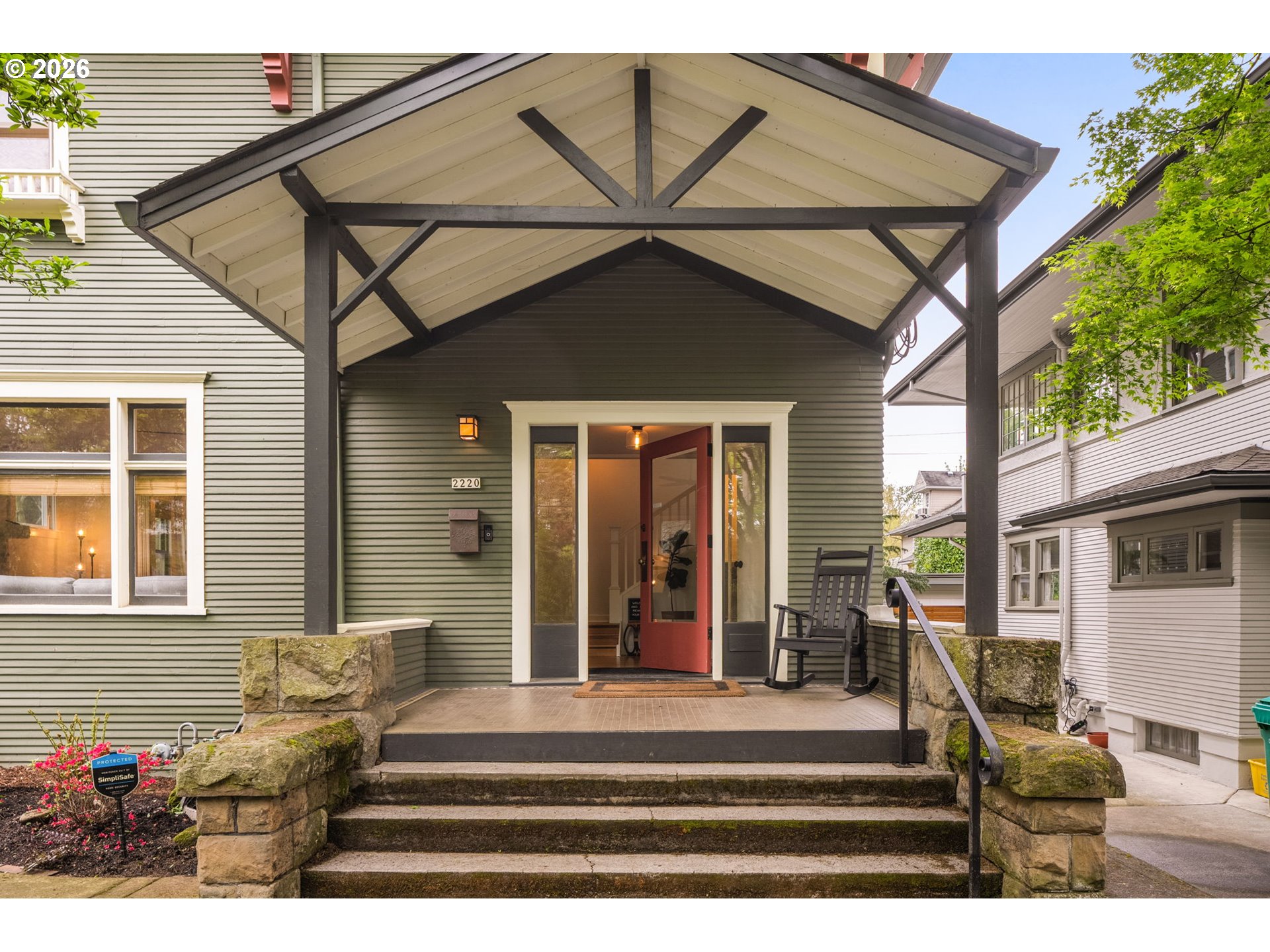 2220 NE CLACKAMAS ST
