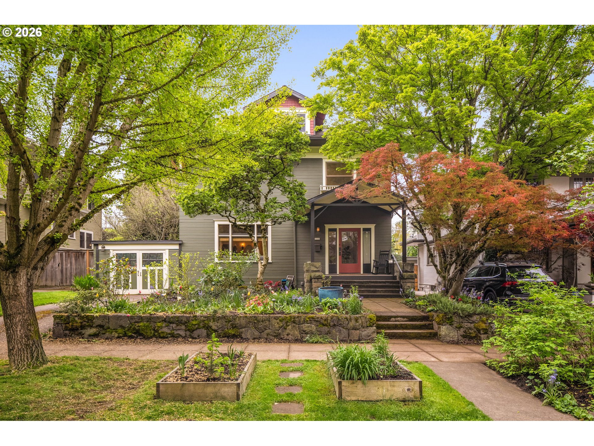 2220 NE CLACKAMAS ST