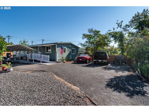 515 NW PLATEAU DR Roseburg OR 97471