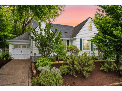 3642 SE 37TH AVE Portland OR 97202