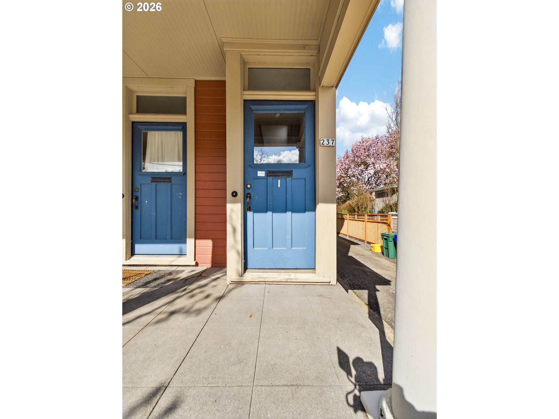 237 239 NE GRAHAM ST