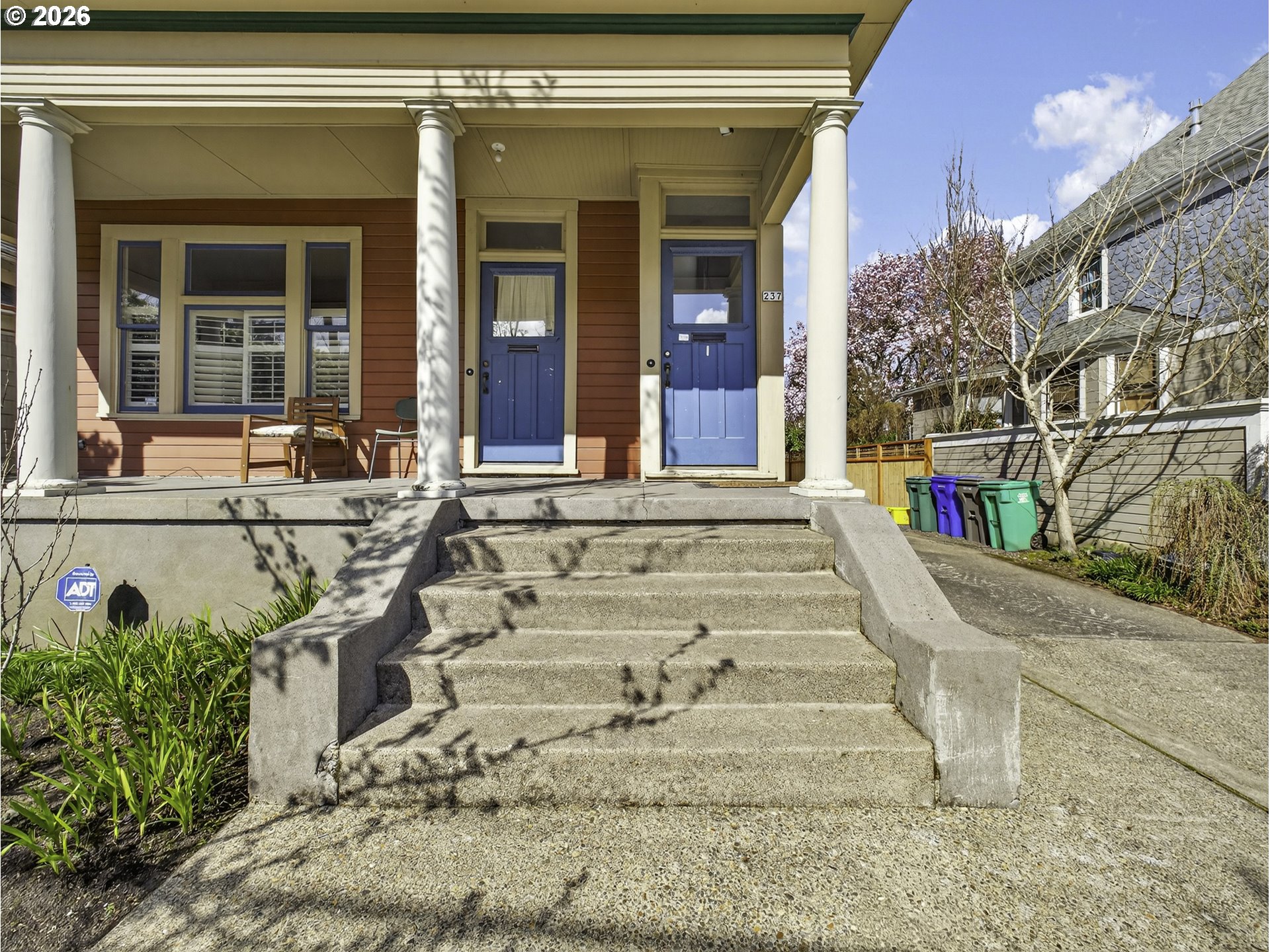 237 239 NE GRAHAM ST