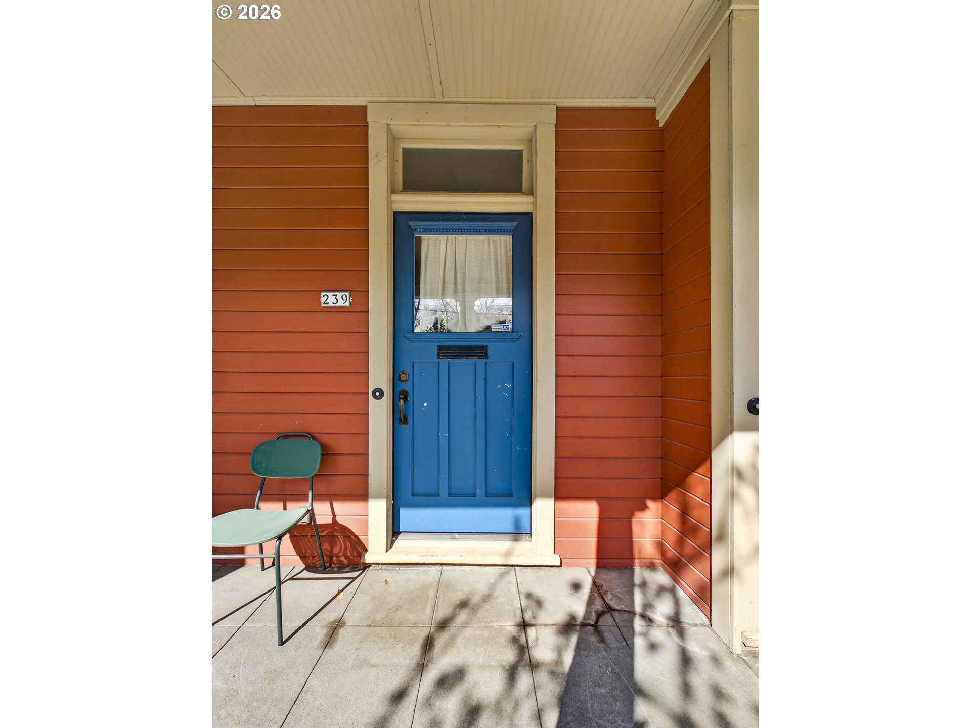 237 239 NE GRAHAM ST