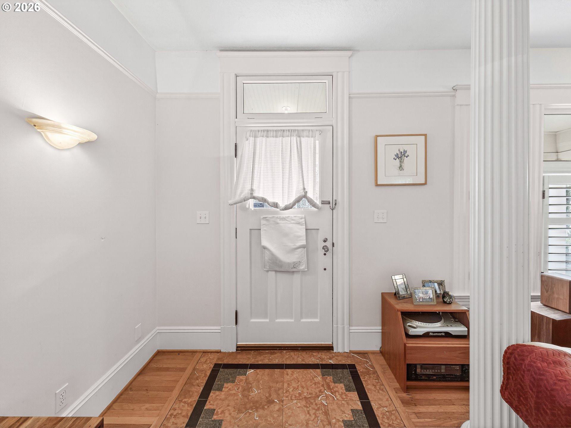 237 239 NE GRAHAM ST