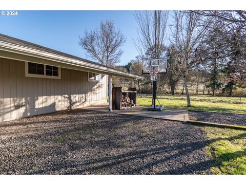 A home in Roseburg