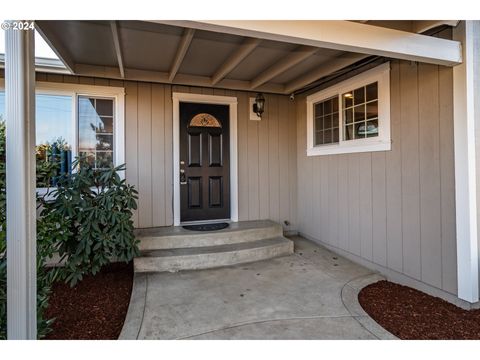 A home in Roseburg